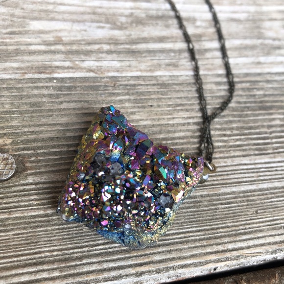 Urban Outfitters Jewelry - Urban Outfitters Iridescent Druzy Pendant